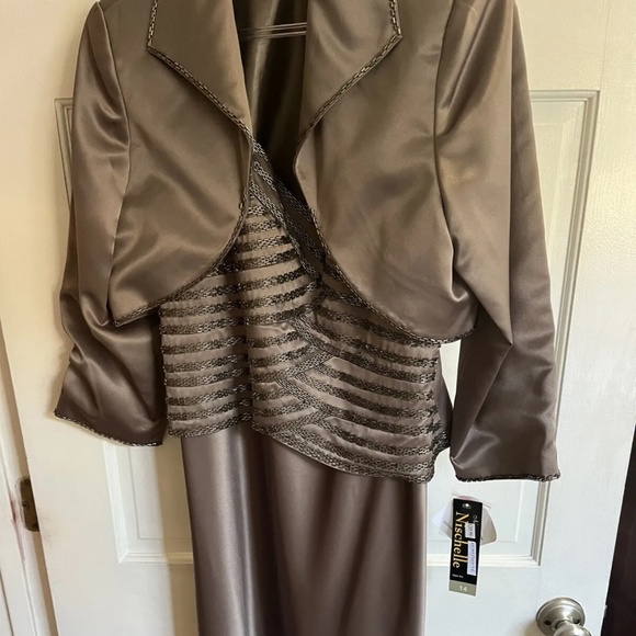 Nischelle Size 14 Taupe formal Mother of the Bride 2 Piece Dress - Picture 1 of 8